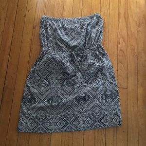 Strapless geo print dress, tie detail waistline